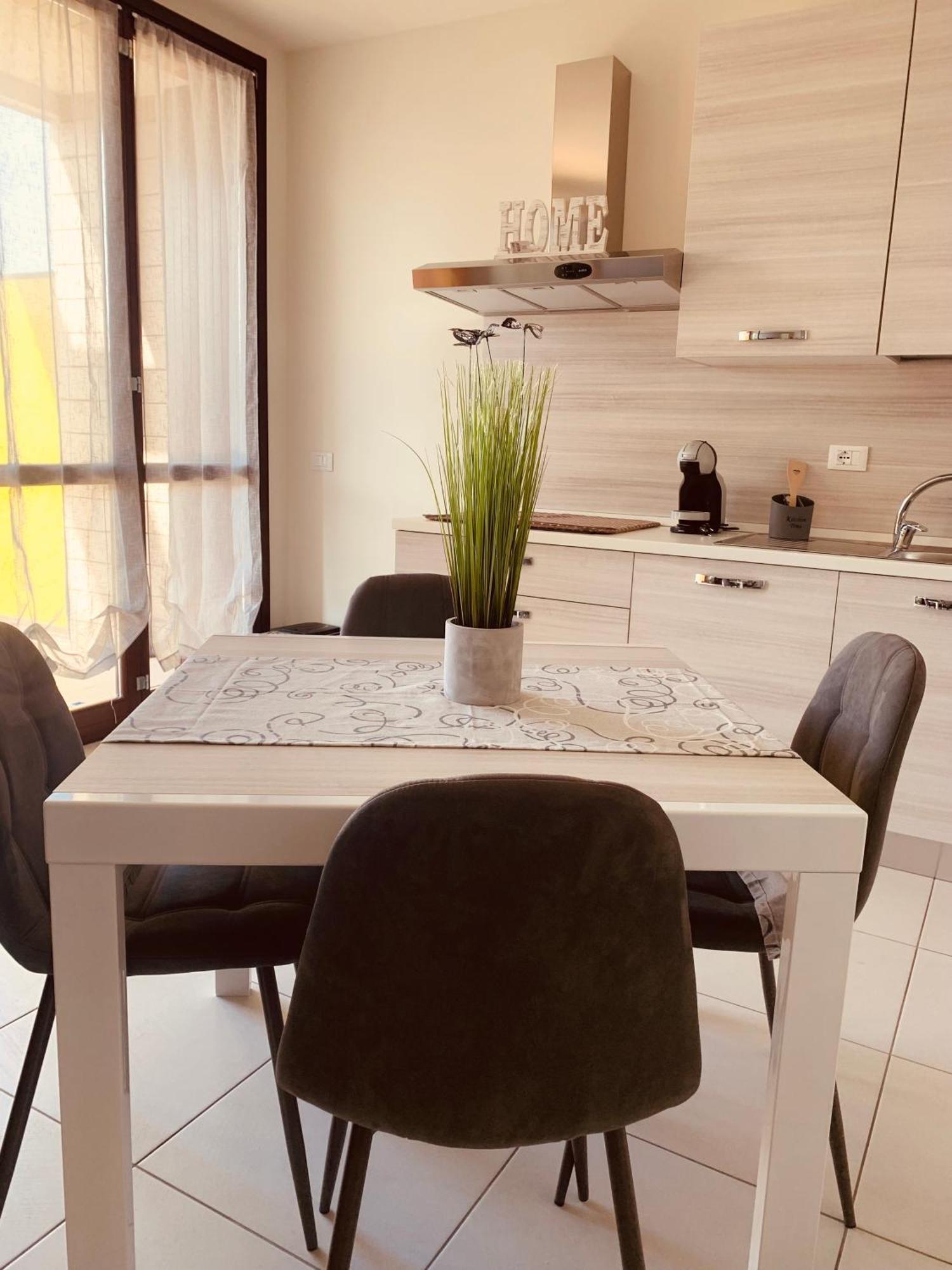 Deny & Carol'S House Apartment Somma Lombardo Ngoại thất bức ảnh