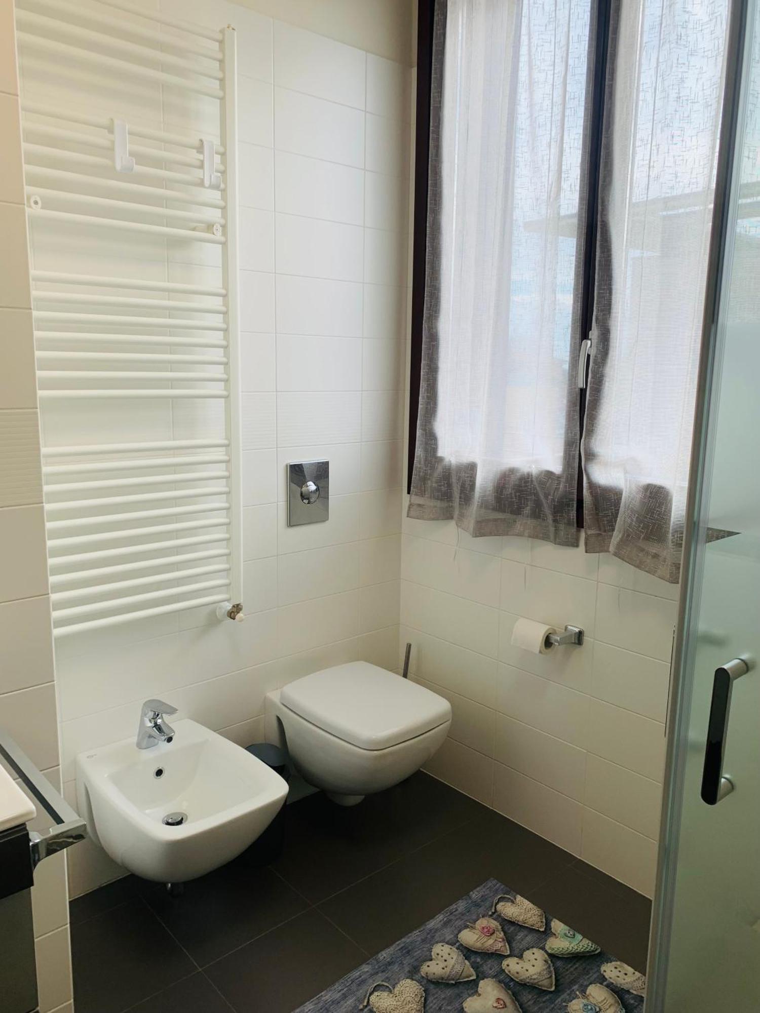Deny & Carol'S House Apartment Somma Lombardo Ngoại thất bức ảnh